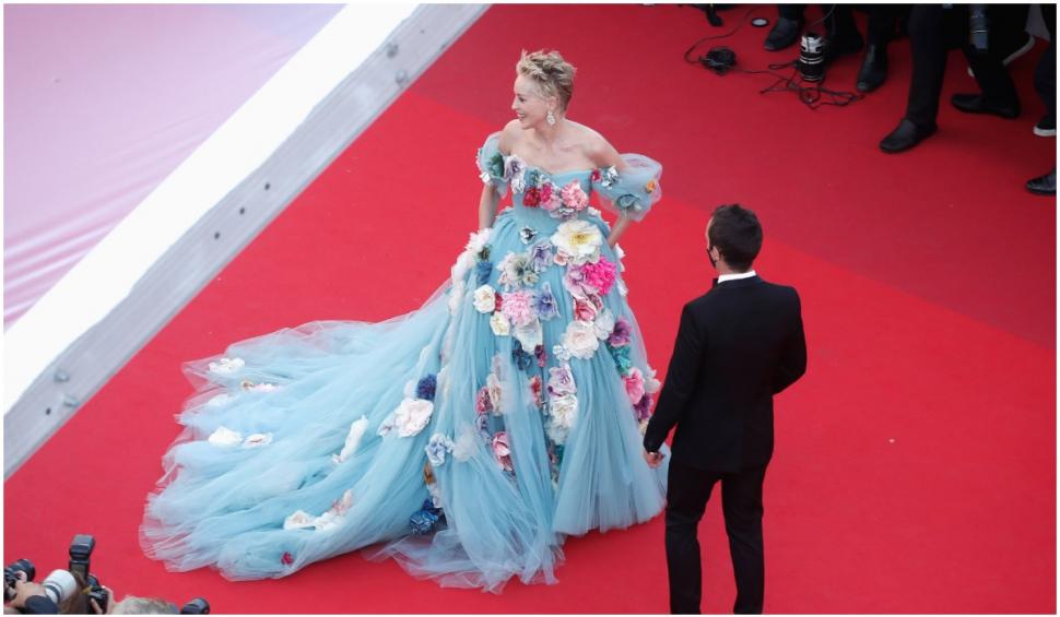 Sharon Stone, apariție de senzație la Cannes cu o creație Dolce&Gabbana. Actriţa în vârstă de 63 de ani a captivat toate privirile 716918