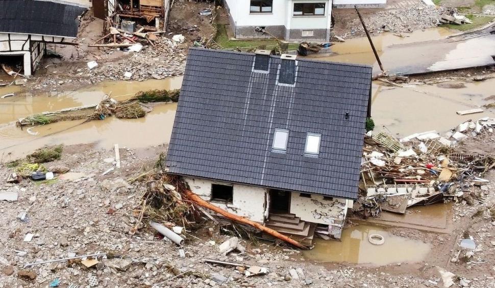 Potopul devastator din Germania lasă în urmă 107 morți. Merkel se declară "şocată" 717171