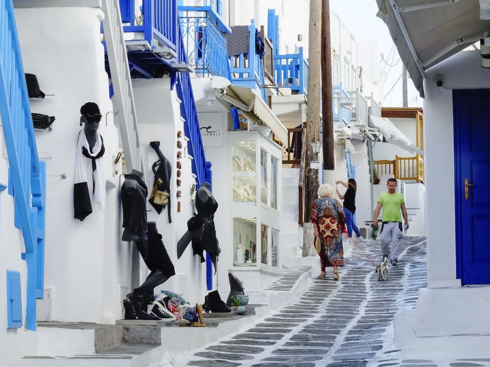 Noi restricții în Grecia: S-a interzis libera circulație și muzica pe Insula Mykonos