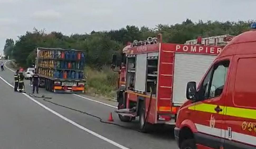 14 butelii cu gaz au căzut dintr-un TIR pe DN 19 în Bihor 717556