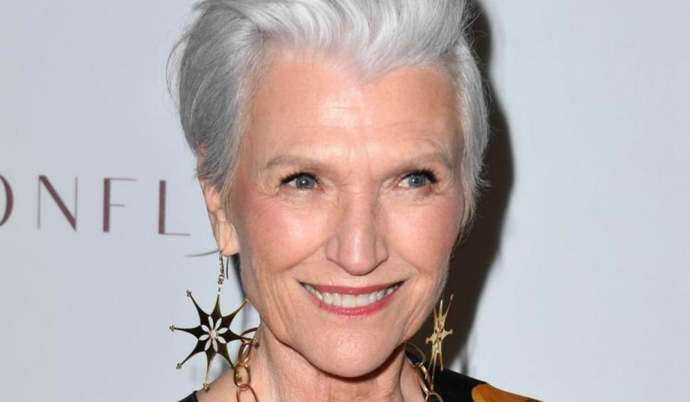 Mama lui Elon Musk a strălucit în creația unui designer român, la un eveniment monden din Los Angeles 717570