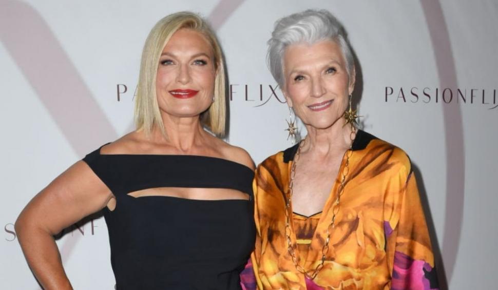 Mama lui Elon Musk a strălucit în creația unui designer român, la un eveniment monden din Los Angeles 717571