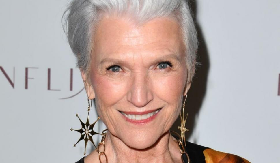 Mama lui Elon Musk a strălucit în creația unui designer român, la un eveniment monden din Los Angeles 717572