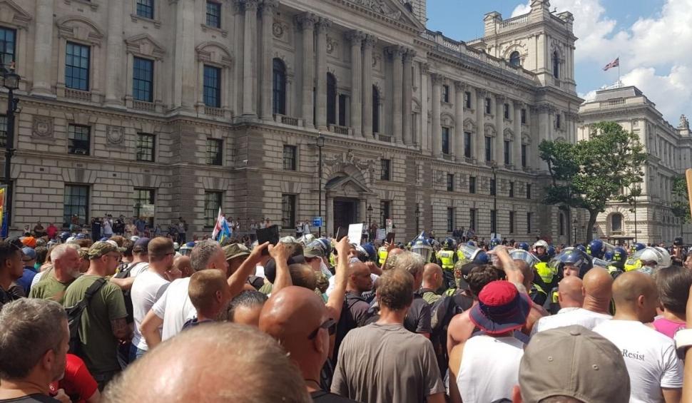 Proteste violente în Londra: "Arestaţi-l pe Boris Johnson!", printre scandările protestatarilor 717588