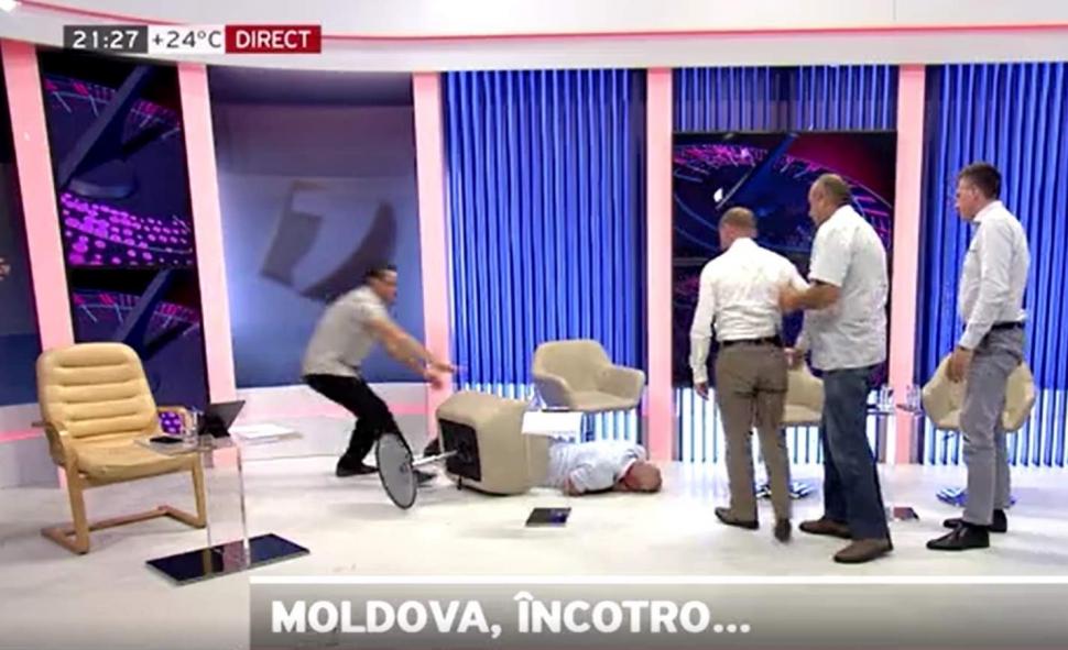 Bătaie între doi politicieni, într-un platou de televiziune din Republica Moldova. Unul dintre ei a rămas inconștient 717814