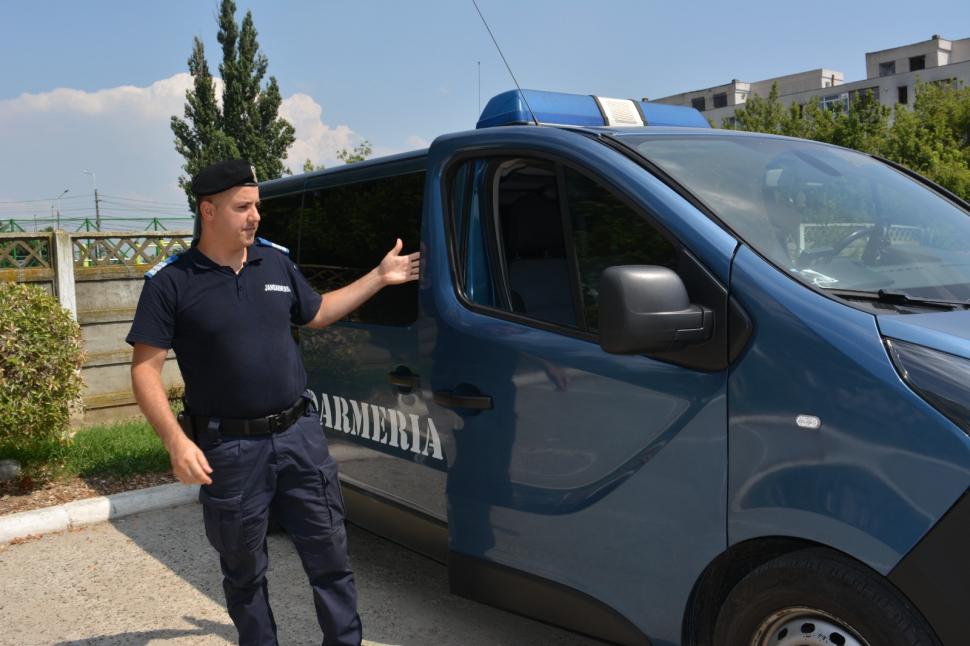 Bătrână de 80 de ani, salvată din incendiu de un jandarm aflat în timpul liber, în Brăila 717784