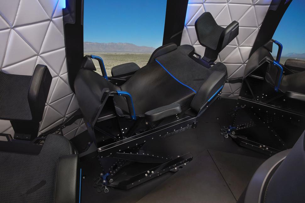 Primul miliardar al lumii zboară în Cosmos de pe locul 2. Jeff Bezos a fost devansat cu 9 zile de Richard Branson 717701