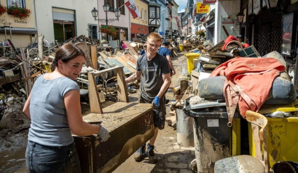 Mai mulți români s-au apucat să fure în zona dezastrului din Germania. Poliția federală, în alertă: Raportați persoanele și vehiculele suspecte 717631