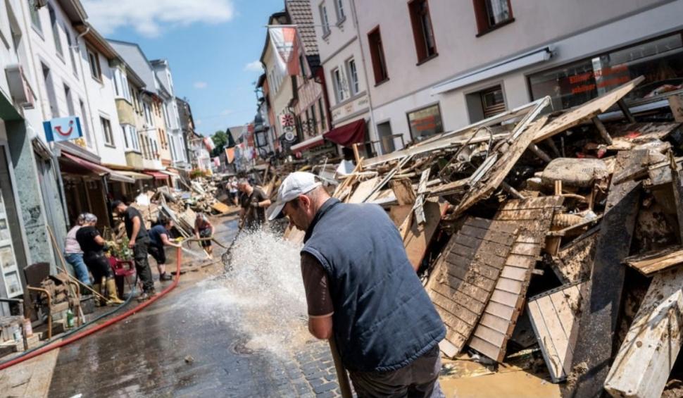 Mai mulți români s-au apucat să fure în zona dezastrului din Germania. Poliția federală, în alertă: Raportați persoanele și vehiculele suspecte 717634