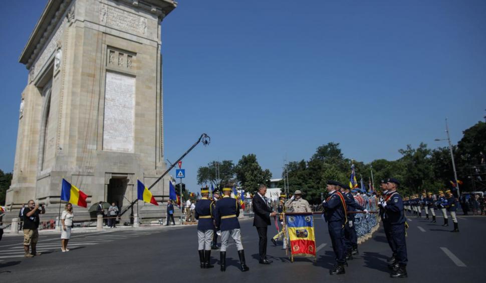 Ceremonie istorică: se încheie misiunea Armatei Române în Afganistan. Klaus Iohannis, prezent la eveniment 717929