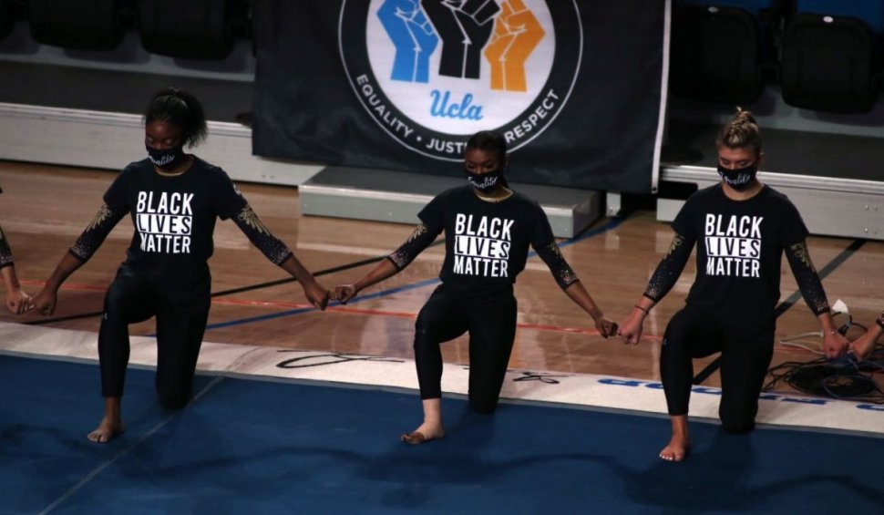 Comitetul Olimpic International, în conflict cu Black Lives Matter după ce interzice promovarea sportivilor care îngenunchează în semn de protest