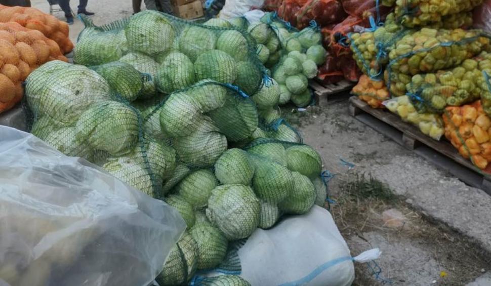 Fermierii din Olt au strâns tone de legume și au plecat spre Alba, cu ajutoare pentru sinistrați: „Dacă nu ne ajutăm noi...“ 718037