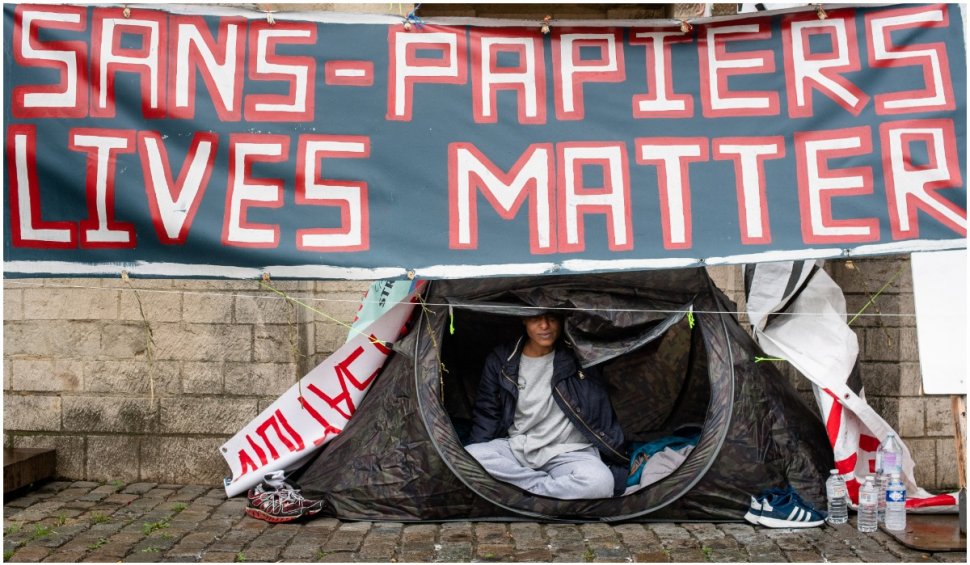 Sute de migranți în greva foamei, în Belgia, au ajuns în pragul morții. Guvernul belgian este în pericol
