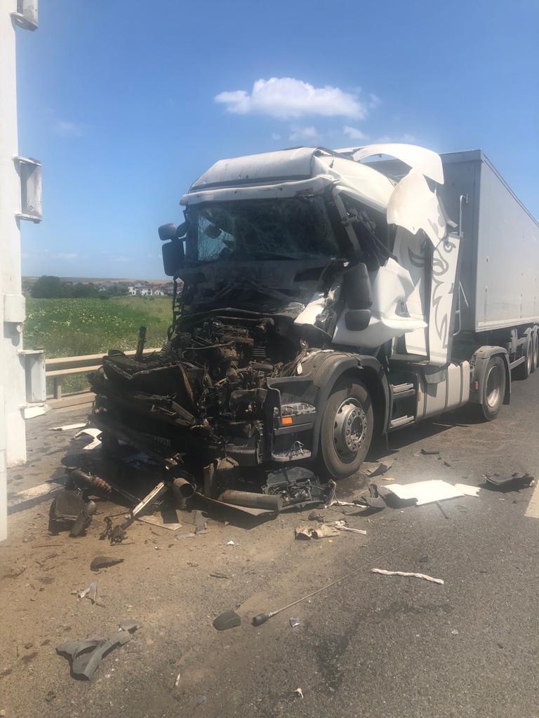 Trei camioane, accident devastator pe autostrada A4, în Constanţa 717938