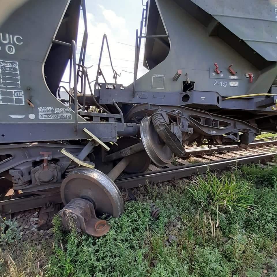 Blocaj pe magistrala feroviară București-Constanța, după deraierea unui marfar. Noile modificări ale circulației trenurilor spre Litoral 717981