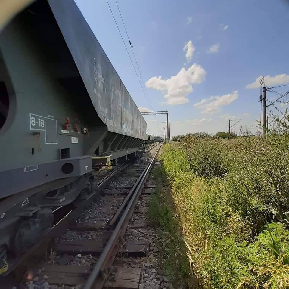 Blocaj pe magistrala feroviară București-Constanța, după deraierea unui marfar. Noile modificări ale circulației trenurilor spre Litoral 717983