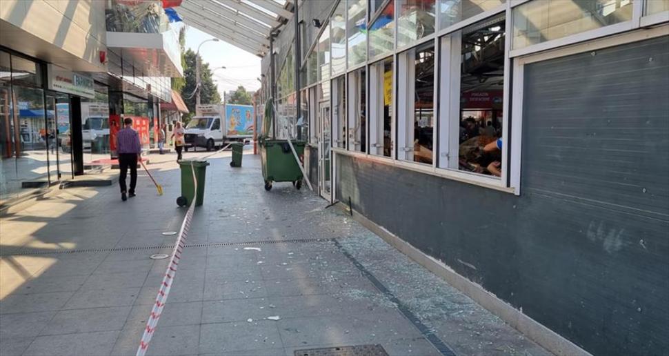 Van Damme din Câmpina lovește din nou. După ce a fost arestat în trecut pentru viol, acum sparge geamurile de la un centru comercial 718062