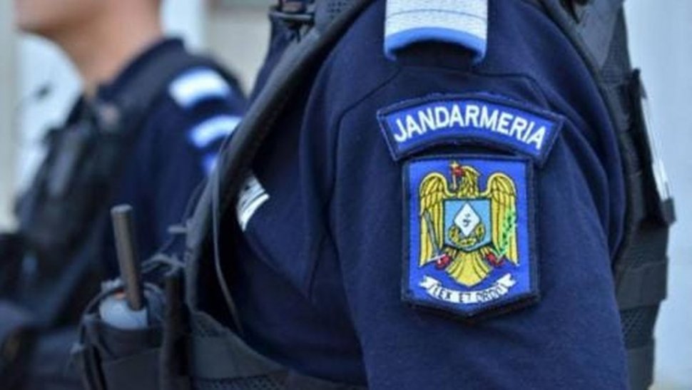 Doi poliţişti şi un jandarm au salvat un bărbat care a încercat să îşi pună capăt zilelor în gara Mărășești din Vrancea