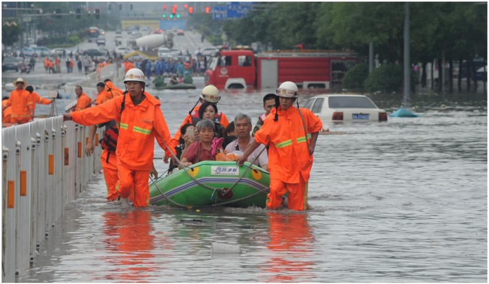 Nou bilanț al inundațiilor din China: 33 de morţi şi 8 dipăruţi 718127