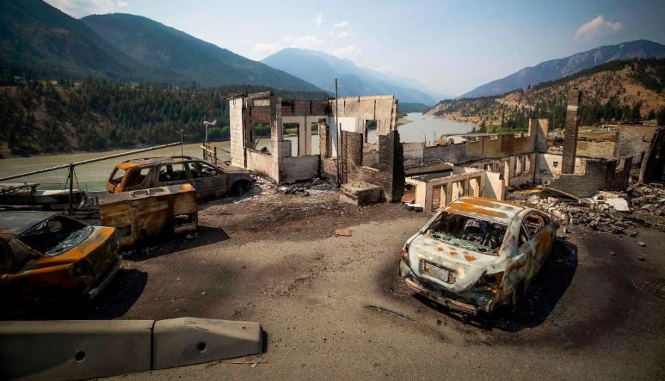 Incendiie de vegetație au ajuns la scară planetară. Fumul se întinde din SUA până în Siberia 718143