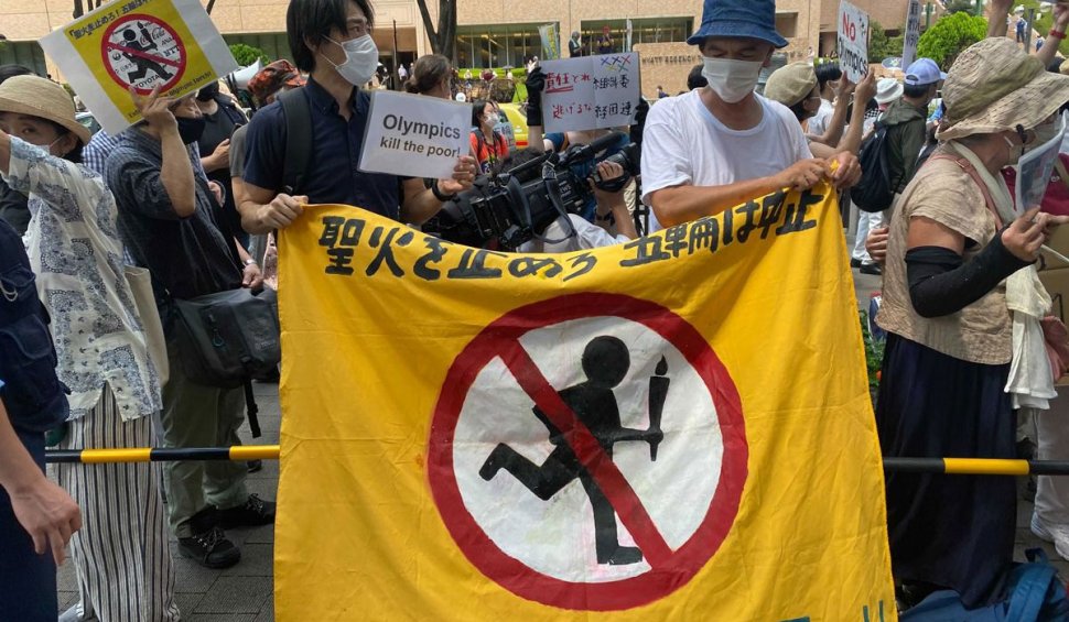 Proteste la Tokyo înaintea debutului oficial al Jocurilor Olimpice. Povestea femeii de 80 de ani care nu va mai vedea flacăra olimpică