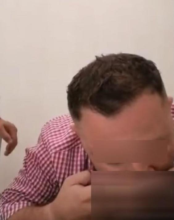 Un interlop din Constanţa, live pe Facebook în timp ce se droga pe manele cu tovarășii  718340