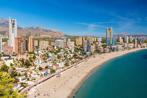 Cea mai înaltă clădire din Uniunea Europeană este gata, după 17 ani de eșecuri, iar acum, stârnește controverse 718582