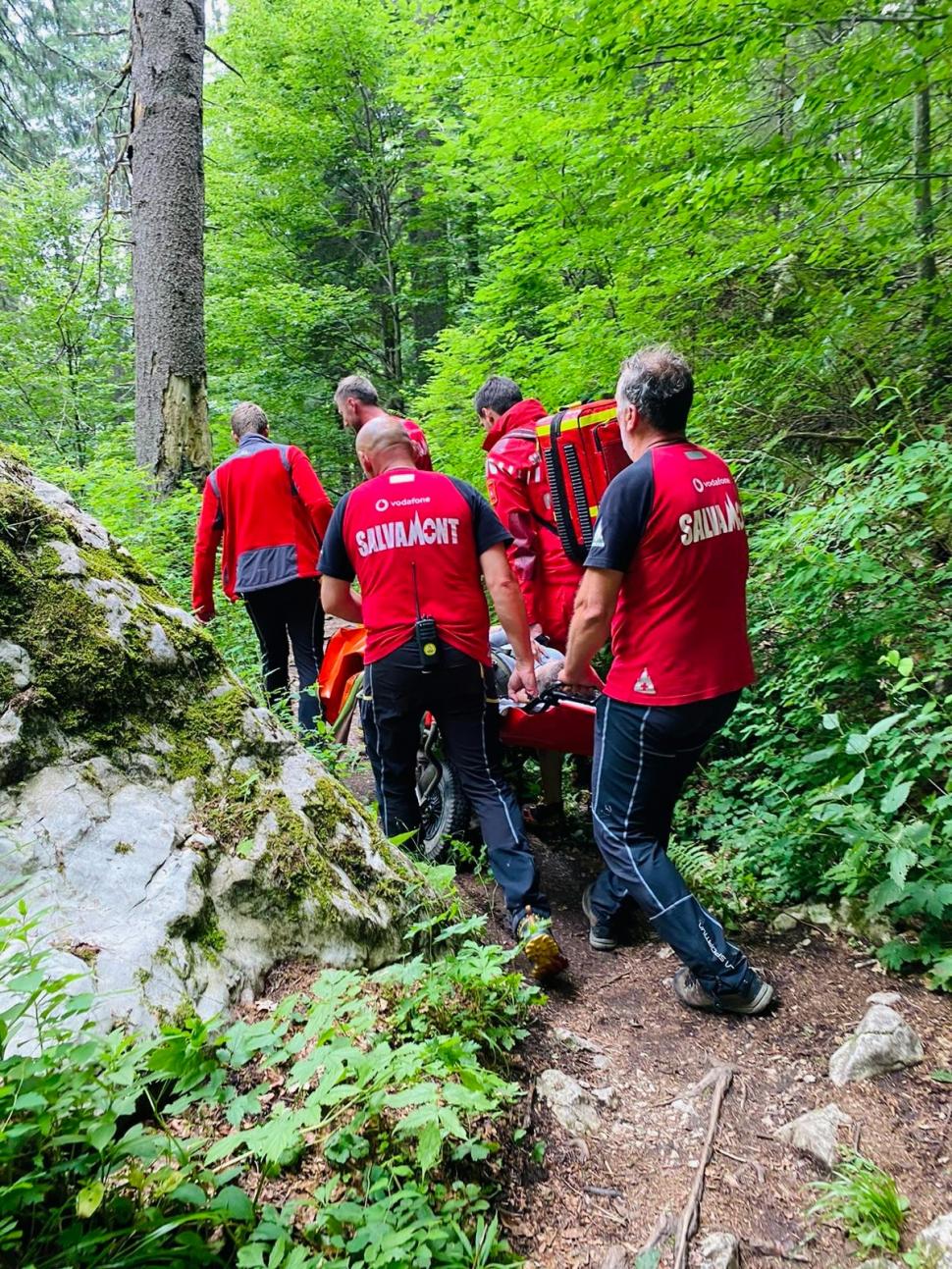 Salvamont Dâmboviţa, recomandări pentru drumeții în siguranță pe munte 718518