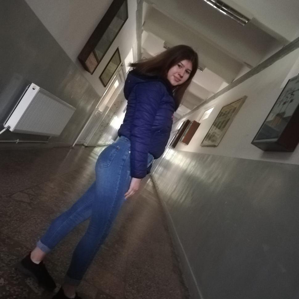 Cătălina ar fi fost bătută şi batjocorită cu câteva zile înainte să moară, de un bărbat însurat şi care o obliga să se prostitueze 718901