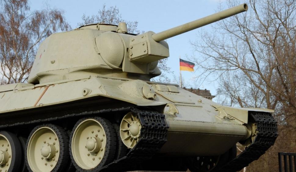 Bătrânel de 84 de ani, prins că ținea acasă rachete, torpile şi un tanc din Al Doilea Război Mondial, în Germania 718957