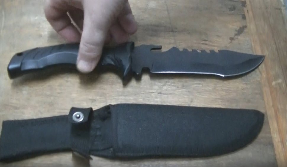 Adolescent prins de jandarmi cu un cuţit la un loc de joacă din Brăila