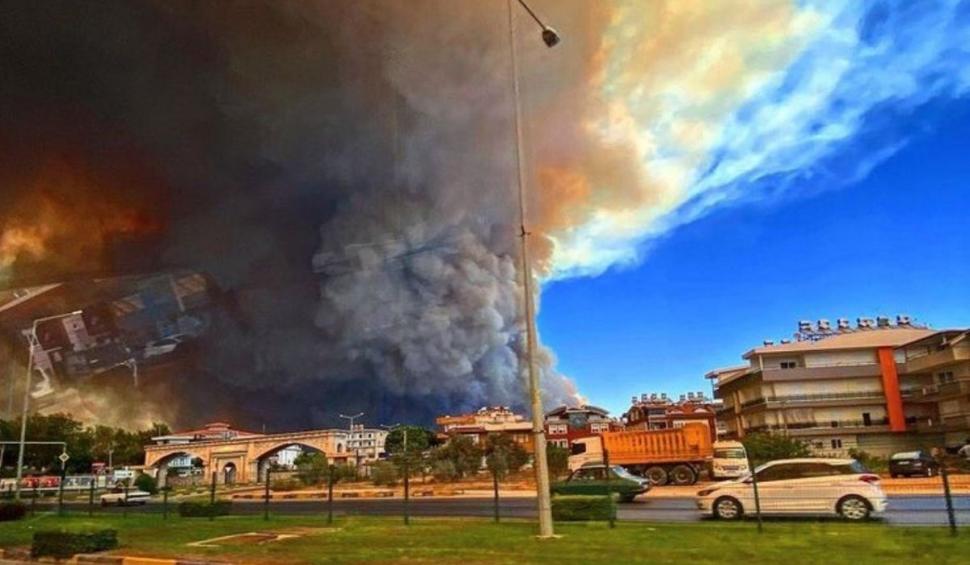 Sudul Turciei este în flăcări. Incendiile nemiloase  au ajuns la 75 de kilometri de stațiunea Antalya 719159