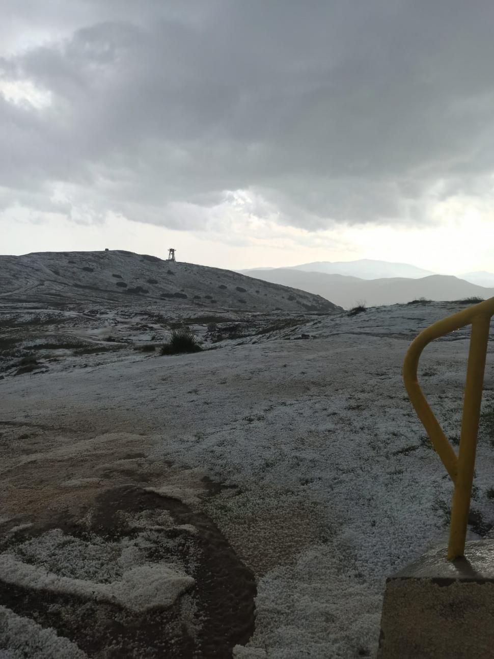 Rupere de nori și grindină pe platoul Bucegi, pe Valea Prahovei și în Bușteni 719299