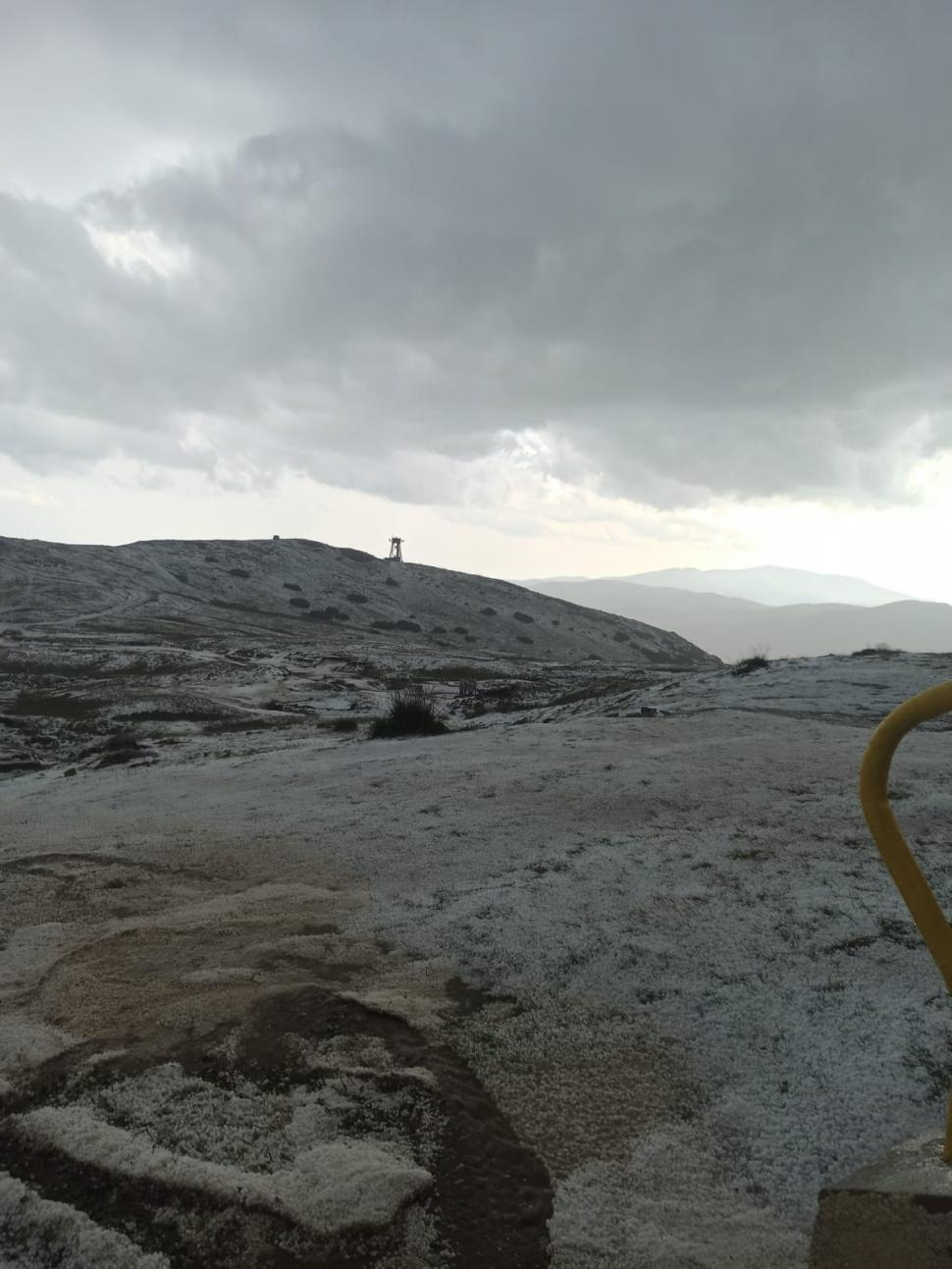 Rupere de nori și grindină pe platoul Bucegi, pe Valea Prahovei și în Bușteni 719300