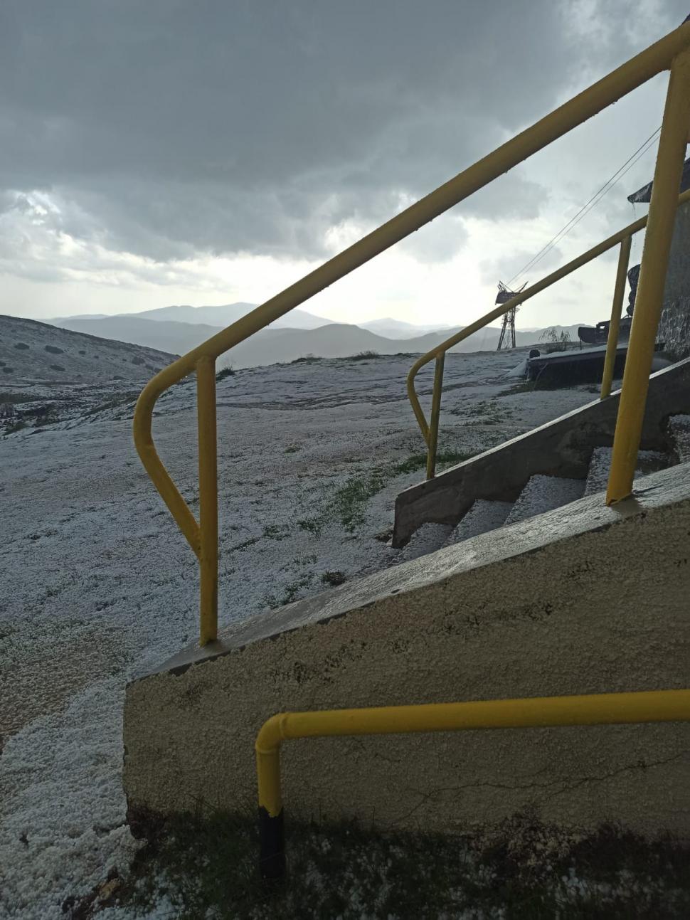 Rupere de nori și grindină pe platoul Bucegi, pe Valea Prahovei și în Bușteni 719301