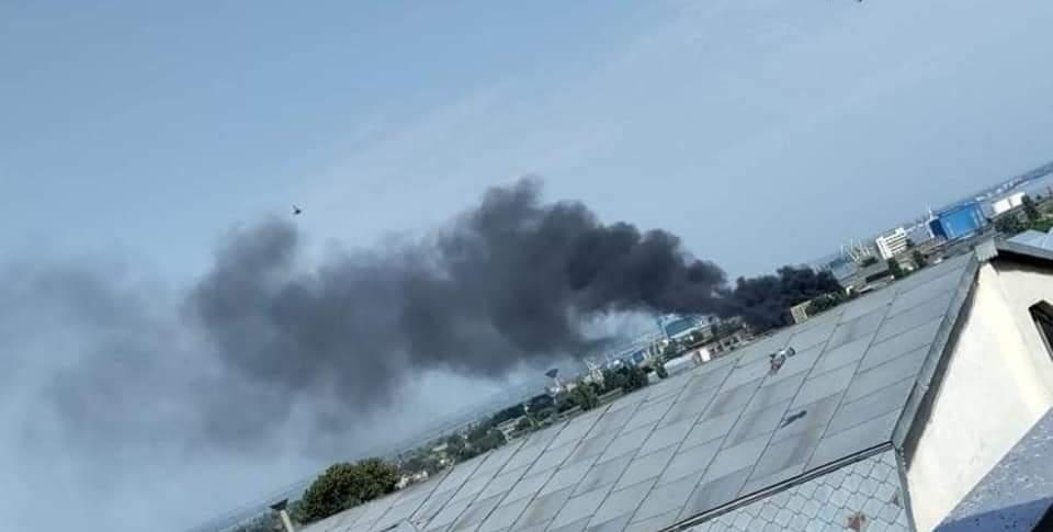 Incendiu puternic în Portul din Galați, la o hală de mase plastice!  719272