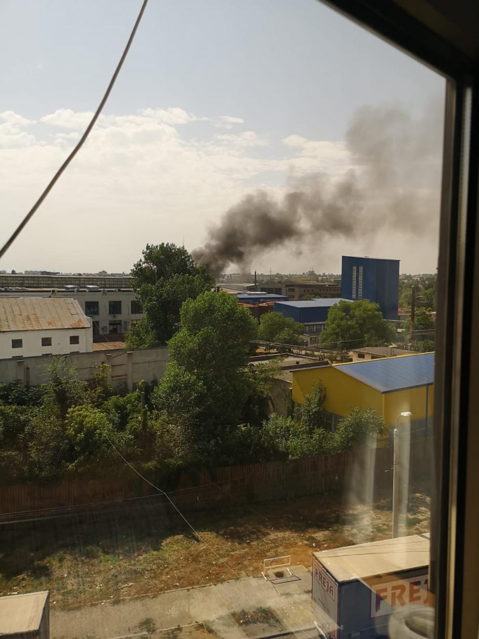 Incendiu puternic în Portul din Galați, la o hală de mase plastice!  719275