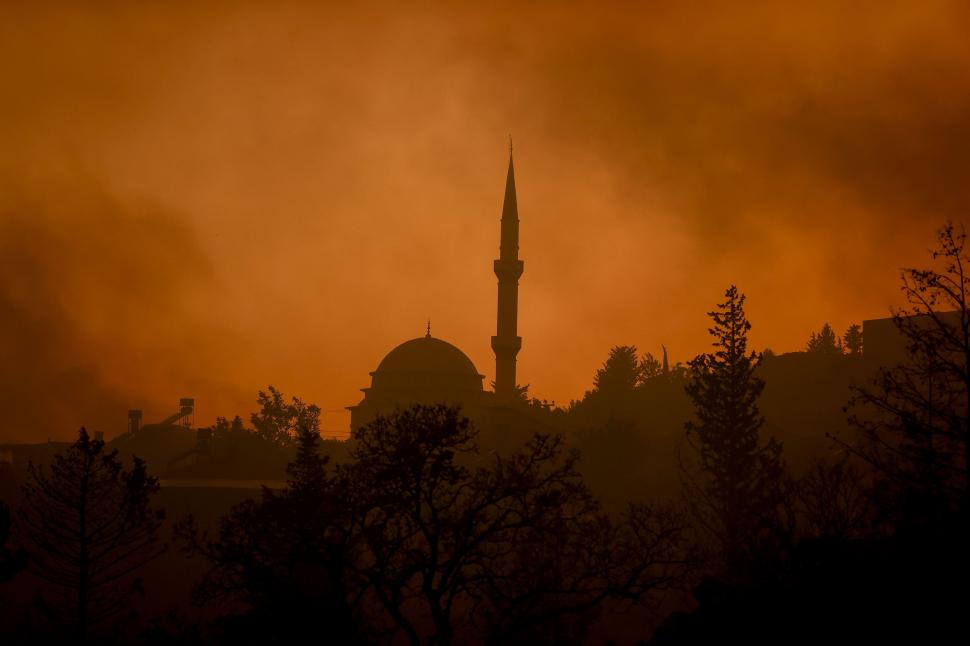 Un cuplu căsătorit, victimă a incendiilor dezlănțuite din Turcia. Situație gravă și în Italia 719515