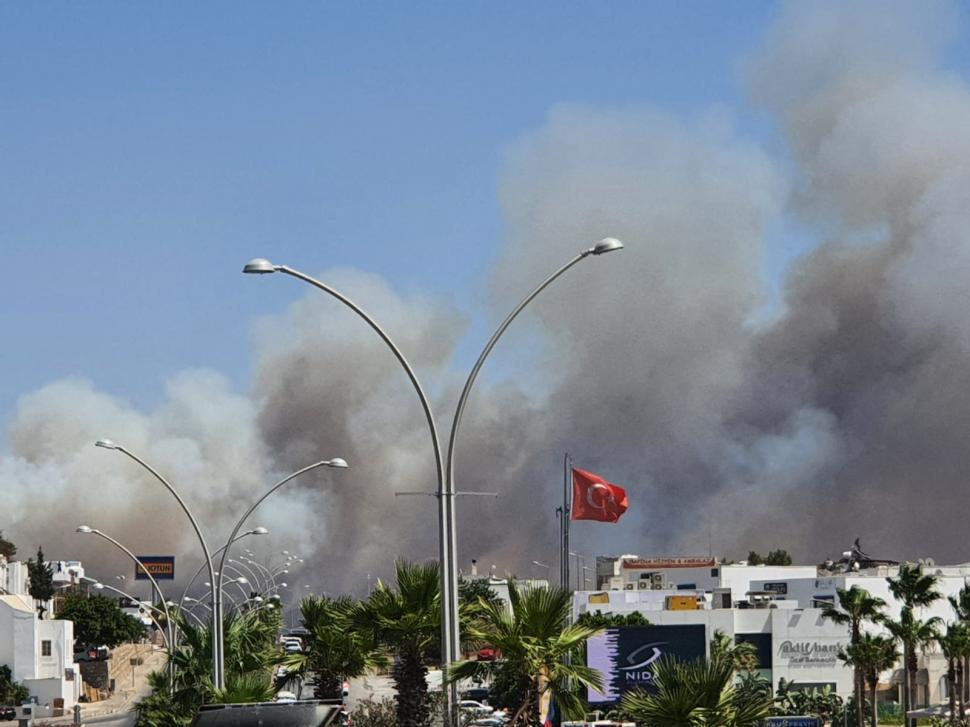  Imagini apocaliptice după incendiile masive la Bodrum, în Turcia, unde turiștii au fost evacuați de Garda de Coastă 719617
