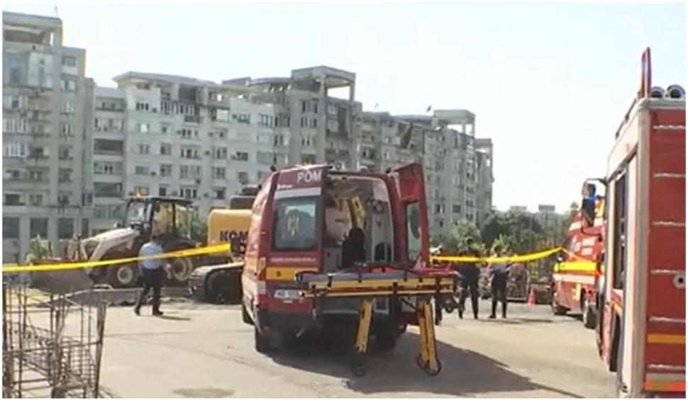 Mai mulți muncitori, prinși sub un mal de pământ lângă Biblioteca Națională din București. Doi bărbați au decedat 719809