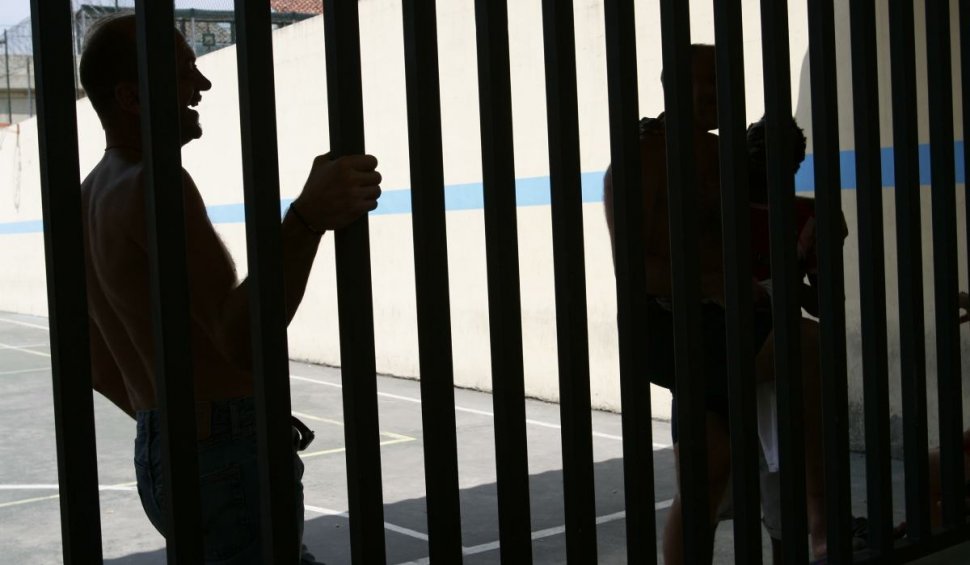 Doi tineri din Brăila au acceptat să intre în închisoare pentru un viol pe care nu l-au comis