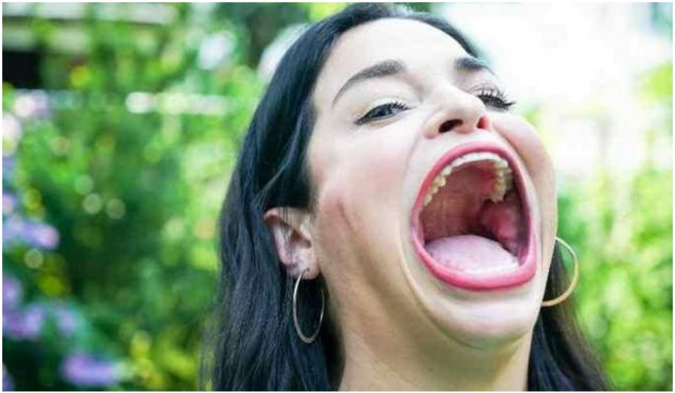 Numai gura e de ea: o femeie a intrat în Cartea Recordurilor pentru cea mai mare gură din lume 719775