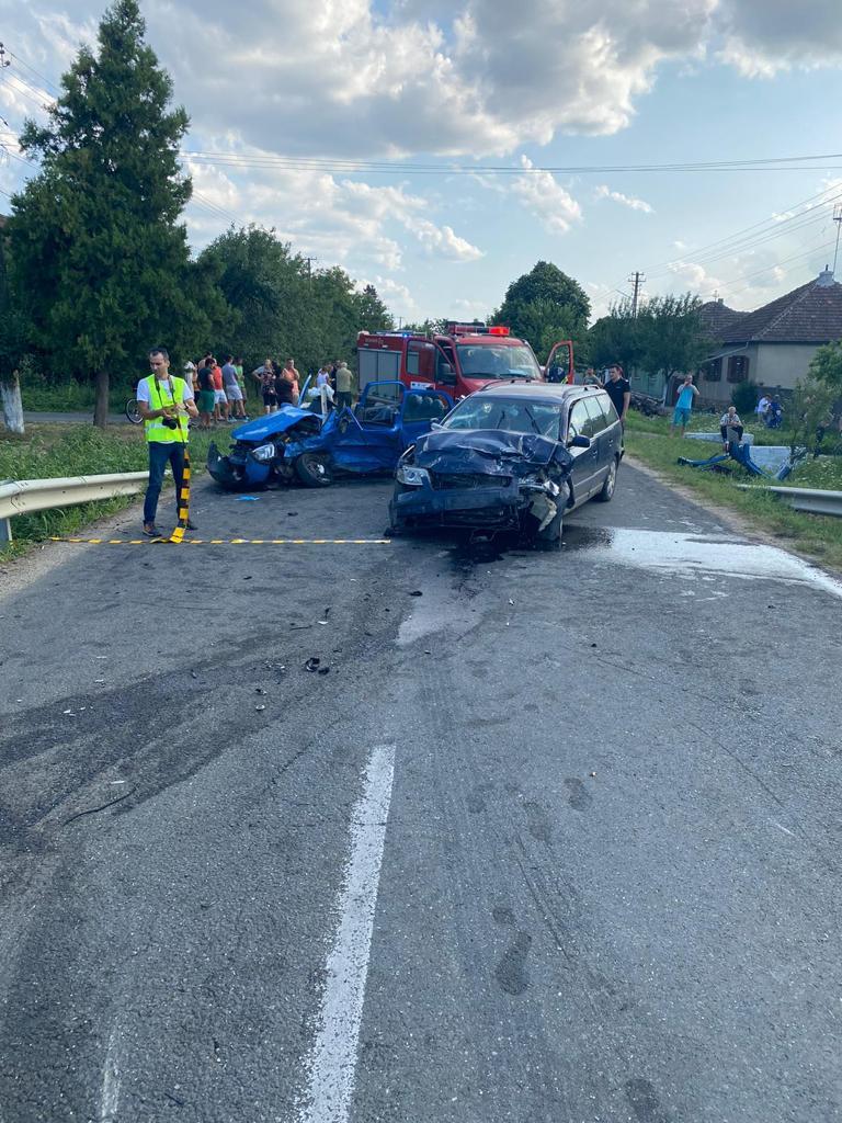 Accident cumplit la Cuvin, Arad. O femeie a murit şi un copil a fost rănit 720084