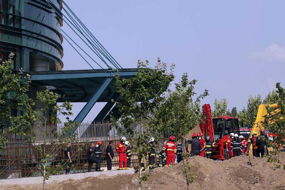 Anchetă şi dosar penal în cazul muncitorilor îngropaţi de vii lângă Biblioteca Națională din București 719916