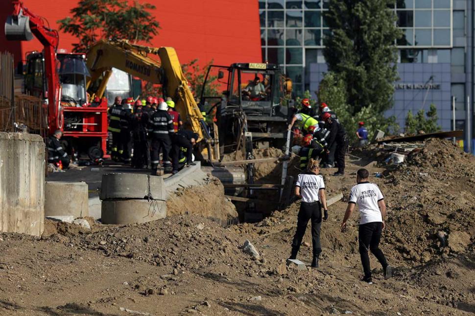 Anchetă şi dosar penal în cazul muncitorilor îngropaţi de vii lângă Biblioteca Națională din București 719924