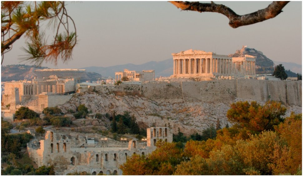 Grecia se topește în caniculă: Atena pustie, Acropolele închise