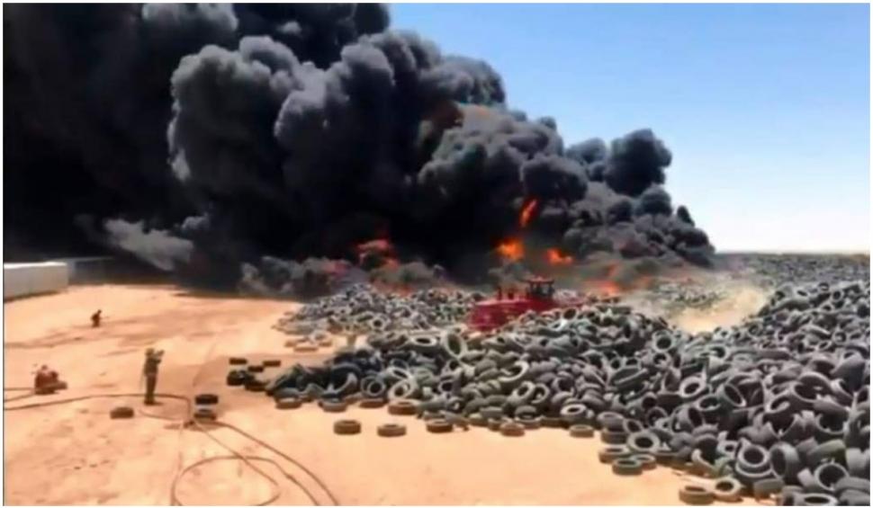 A luat foc cel mai mare depozit de anvelope uzate din lume. Incendiul, vizibil din satelit 720358