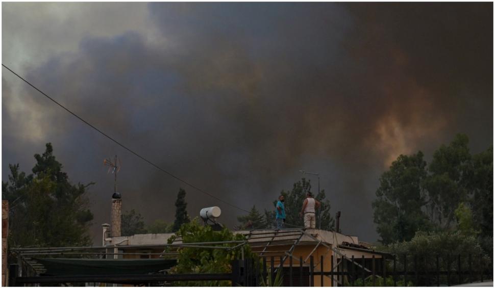 Atena se îneacă din cauza fumului. Locuitorii sunt îndemnați să rămână în case 720166