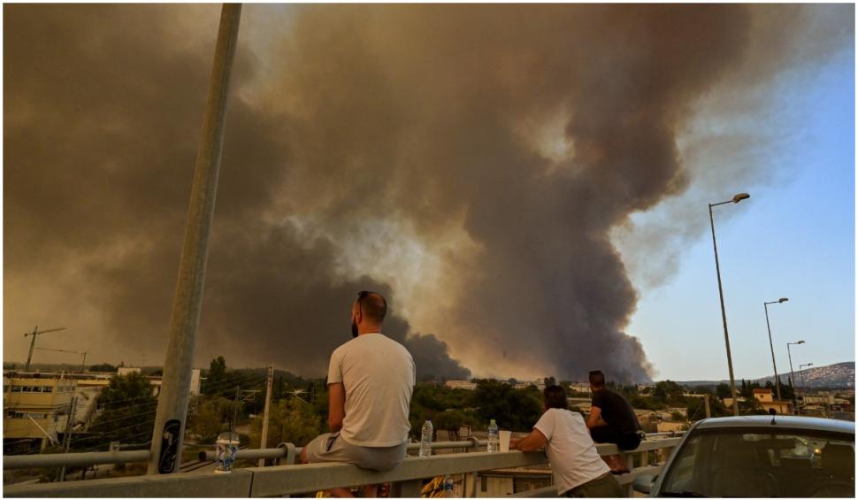 Atena se îneacă din cauza fumului. Locuitorii sunt îndemnați să rămână în case 720168