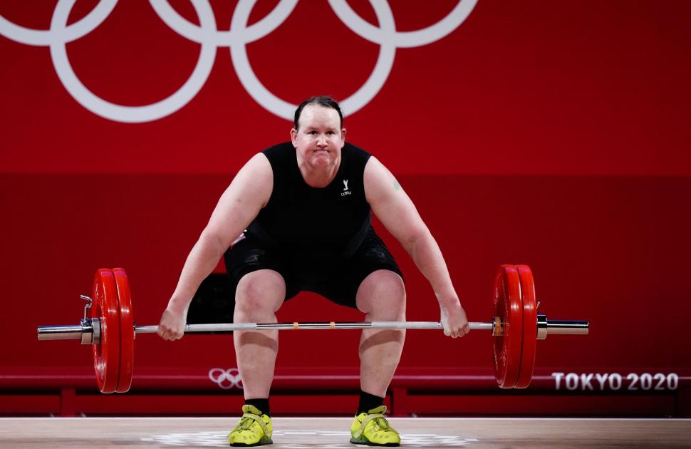 Halterofila transgender care nu a reușit nici măcar o ridicare la Jocurile Olimpice își anunță retragerea 720259